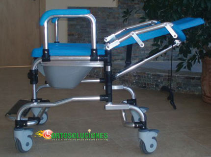 silla reclinable con ruedas para la ducha 